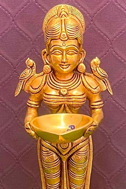 Pavai Vilakku 2